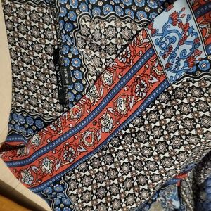 Tahari 3 quarter sleeve, patterned poncho coverup, slits on the sides, Like New